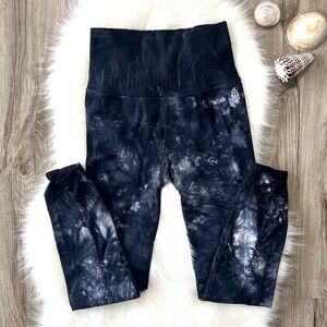 Free People Movement Good Karma tie dye black blue white leggings XS S